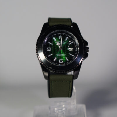 GREEN